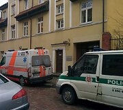 Tarnybos atvyko gelbėti degančio žmogaus 