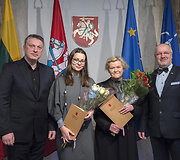Ra&scaron;ytojai Kristinai Gudonytei  įteikta Patriotų premija už knygą &bdquo;Jie grįžta per pilnatį&ldquo;