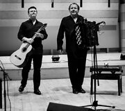 Koncerto &bdquo;Tribute to Edith Piaf: Richard Galliano and Sylvain Luc&ldquo; akimirkos