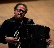 Koncerto &bdquo;Tribute to Edith Piaf: Richard Galliano and Sylvain Luc&ldquo; akimirkos