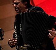 Koncerto &bdquo;Tribute to Edith Piaf: Richard Galliano and Sylvain Luc&ldquo; akimirkos