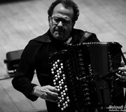 Koncerto &bdquo;Tribute to Edith Piaf: Richard Galliano and Sylvain Luc&ldquo; akimirkos
