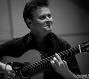 Koncerto &bdquo;Tribute to Edith Piaf: Richard Galliano and Sylvain Luc&ldquo; akimirkos