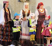 75-ąjį kūrybinės veiklos jubiliejų &scaron;venčiantis ansamblis &bdquo;Lietuva&ldquo; atvėrė savo namų duris
