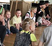 75-ąjį kūrybinės veiklos jubiliejų &scaron;venčiantis ansamblis &bdquo;Lietuva&ldquo; atvėrė savo namų duris