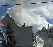 Vilniuje, Nugalėtojų gatvėje, užsidegė namo stogas