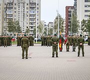 Į atsargą i&scaron;leisti paskutiniai 2015 m. &scaron;aukimo nuolatinės privalomosios pradinės karo tarnybos kariai