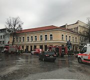 Vilniaus senamiestyje, Pilies gatvėje, kilo gaisras restorano pastate: visi evakuoti