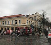 Vilniaus senamiestyje, Pilies gatvėje, kilo gaisras restorano pastate: visi evakuoti