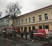 Vilniaus senamiestyje, Pilies gatvėje, kilo gaisras restorano pastate: visi evakuoti