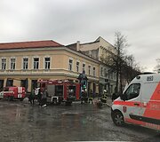 Vilniaus senamiestyje, Pilies gatvėje, kilo gaisras restorano pastate: visi evakuoti