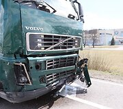 &bdquo;Opel&ldquo; ir sunkvežimio avarija Kaune &ndash; žuvo žmogus