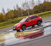 Elektroninės stabilumo sistemos bandymai su &bdquo;Subaru XV&ldquo;