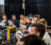 Miuziklo &bdquo;Rent&ldquo; repeticijos akimirka