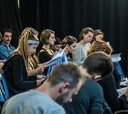 Miuziklo &bdquo;Rent&ldquo; repeticijos akimirka