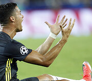 Cristiano Ronaldo raudona kortelė ir emocijos