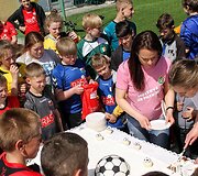 Jubiliejiniame vaikų globos namų turnyre &ndash; Lietuvos rinktinės futbolininkų dėmesys 