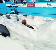 Kazanėje vykstančiame pasaulio plaukimo čempionate prakiuro stadiono stogas