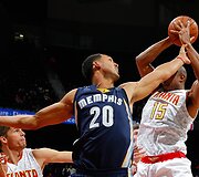 NBA prie&scaron;sezoninės rungtynės (2015 10 20)