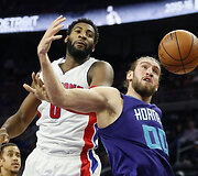 NBA prie&scaron;sezoninės rungtynės (2015 10 20)