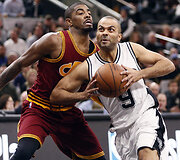 Tony Parkeris ir Kyrie Irvingas