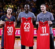 Stephenas Curry, Draymondas Greenas ir Klay Thompsonas ir 
