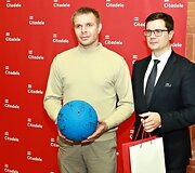 Piniginius apdovanojimus gavo ir 4-8 vietas parolimpiadoje užėmę sportininkai