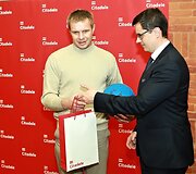 Piniginius apdovanojimus gavo ir 4-8 vietas parolimpiadoje užėmę sportininkai