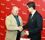 Piniginius apdovanojimus gavo ir 4-8 vietas parolimpiadoje užėmę sportininkai