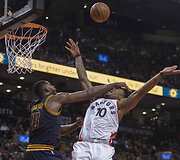 Jonas Valančiūnas ir &bdquo;Raptors&ldquo; neatsilaikė prie&scaron; NBA čempionus