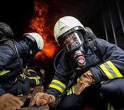Asmens sargybinė Simona įveikia ugnies i&scaron;&scaron;ūkį