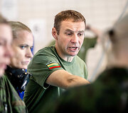 Pareigūnės įveikia vandens i&scaron;&scaron;ūkį