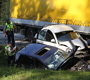 Avarija sostinės Kirtimų g.: susidūrė keturi lengvieji automobiliai ir vienas sunkiasvoris