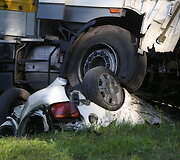 Avarija sostinės Kirtimų g.: susidūrė keturi lengvieji automobiliai ir vienas sunkiasvoris