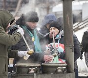 Į Sartus susirinko tūkstančiai žiūrovų stebėti tradicinių žiemos lenktynių