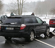 Trečiadienio vidurdienį Vilniuje, Verkių gatvėje, įvyko masinė avarija, kur sudaužyti 3 automobiliai