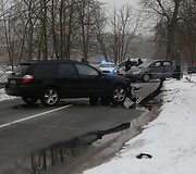 Trečiadienio vidurdienį Vilniuje, Verkių gatvėje, įvyko masinė avarija, kur sudaužyti 3 automobiliai