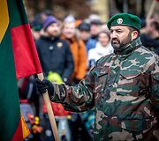 &Scaron;auliai Vilniaus S.Daukanto aik&scaron;tėje per vėliavų pakėlimo ceremoniją