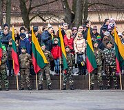 &Scaron;auliai Vilniaus S.Daukanto aik&scaron;tėje per vėliavų pakėlimo ceremoniją