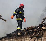 &Scaron;alčininkų rajone, Krakūnų kaime kilęs gaisras sunaikino apie 20 pastatų