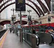 Lenkijos avialinijos pristato naują lėktuvų reisą į Londono miesto aerouostą