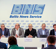 Lietuvos vežėjų sąjungos spaudos konferencija apie apklausą dėl Vyriausybės parengto dviejų minimalių atlyginimų reikalavimo projekto įtakos rodikliams.
