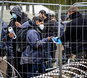 I&scaron; Rūdninkų migrantų stovyklos (&Scaron;alčininkų r.) gyventojai i&scaron;keliami į Kybartų (Vilkavi&scaron;kio r.) užsieniečių registracijos centrą