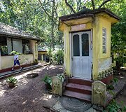 Madhuwa mokyklos &scaron;ventyklėlė
