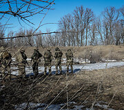 Fraikor kariai &ndash; savanoriai treniruojasi poligone netoli Charkovo (Ukraina)