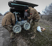 Ukrainos kari&scaron;kių naudojamas robotas