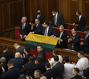 Lietuvos politikų delegacija vie&scaron;i Ukrainoje
