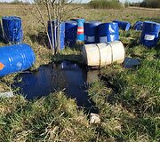 Pavojingos atliekos Kazbėjų pievoje, kurioje &scaron;iuk&scaron;les laidoja A.Pa&scaron;kovskio grupuotė / 2020 m. 