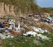 Keliasde&scaron;imt metų Asvejos ežero pa&scaron;onėje veikiantis nelegalus sąvartynas 