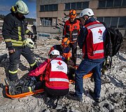 Vilniuje, buvusios įmonės &bdquo;Audėjas&ldquo; teritorijoje, vyko kontrolinės taktinės ugniagesių gelbėtojų pratybos. 